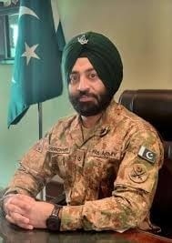 हरचरण सिंह बने पाकिस्तानी आर्मी में लेफ्टिनेंट कर्नल बनने वाले पहले सिख