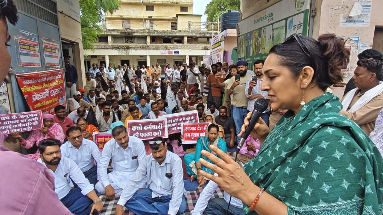 Ambala: सफाई और फायर कर्मचारियों की हड़ताल 14वें दिन भी जारी, चित्रा सरवारा बोलीं- समझौता लागू करे सरकार