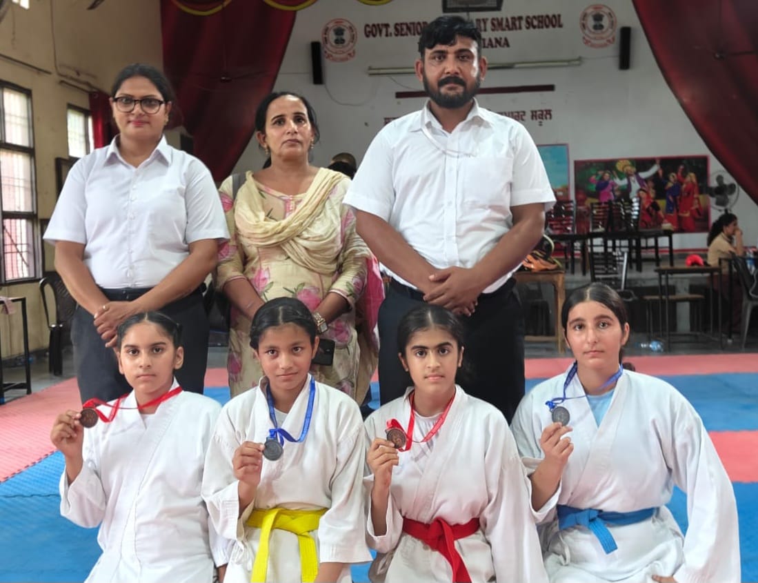 Jagraon: 70वीं जिला कराटे चैंपियनशिप में जीएचजी अकादमी की बेटियों का दमदार प्रदर्शन, जीते चार पदक