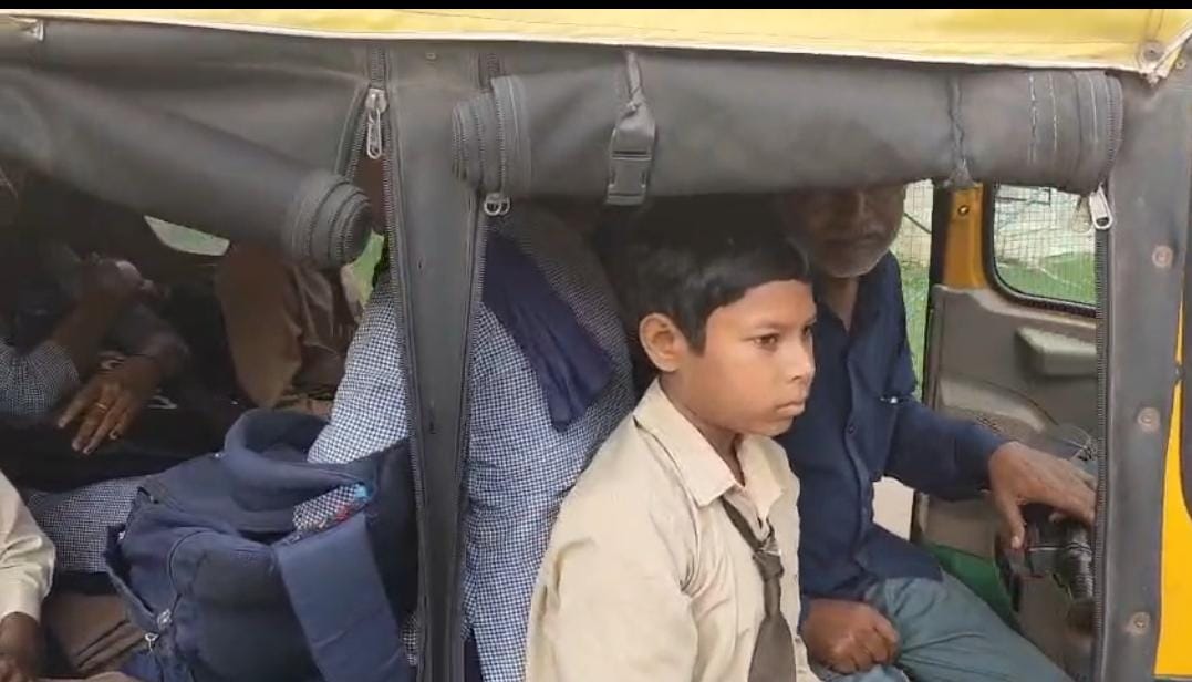 Panchkula: पंचकूला में ओवरलोड स्कूली ऑटो पर पुलिस का शिकंजा, 7 के चालान और 4 वाहन इंपाउंड; बच्चों की सुरक्षा से समझौता नहीं