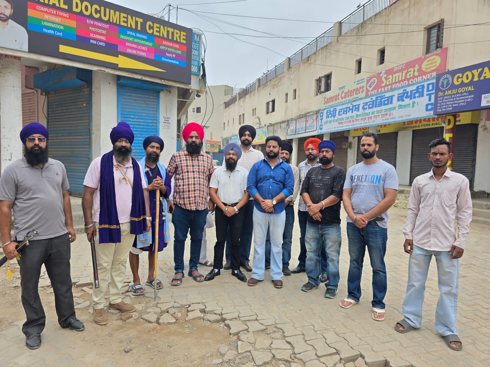 Zirakpur: जीरकपुर में पंजाब बंद का मिला-जुला असर, मुख्य बाजारों में शटर डाउन तो मॉल और ब्रांडेड शोरूम में जारी रहा कारोबार