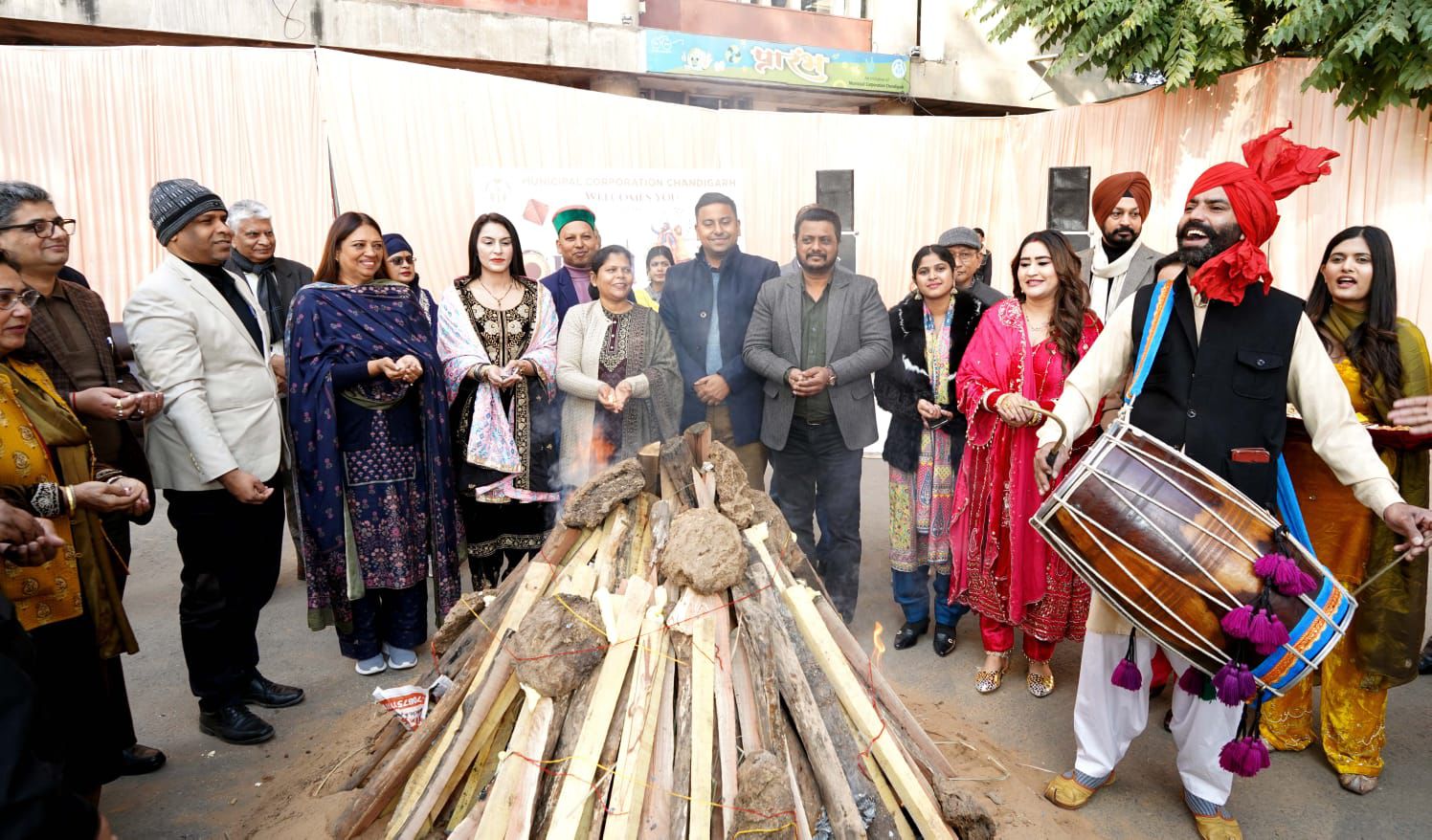 नगर निगम चंडीगढ़ में लोहड़ी की धूम, मेयर ने शहरवासियों को दी शुभकामनाएं