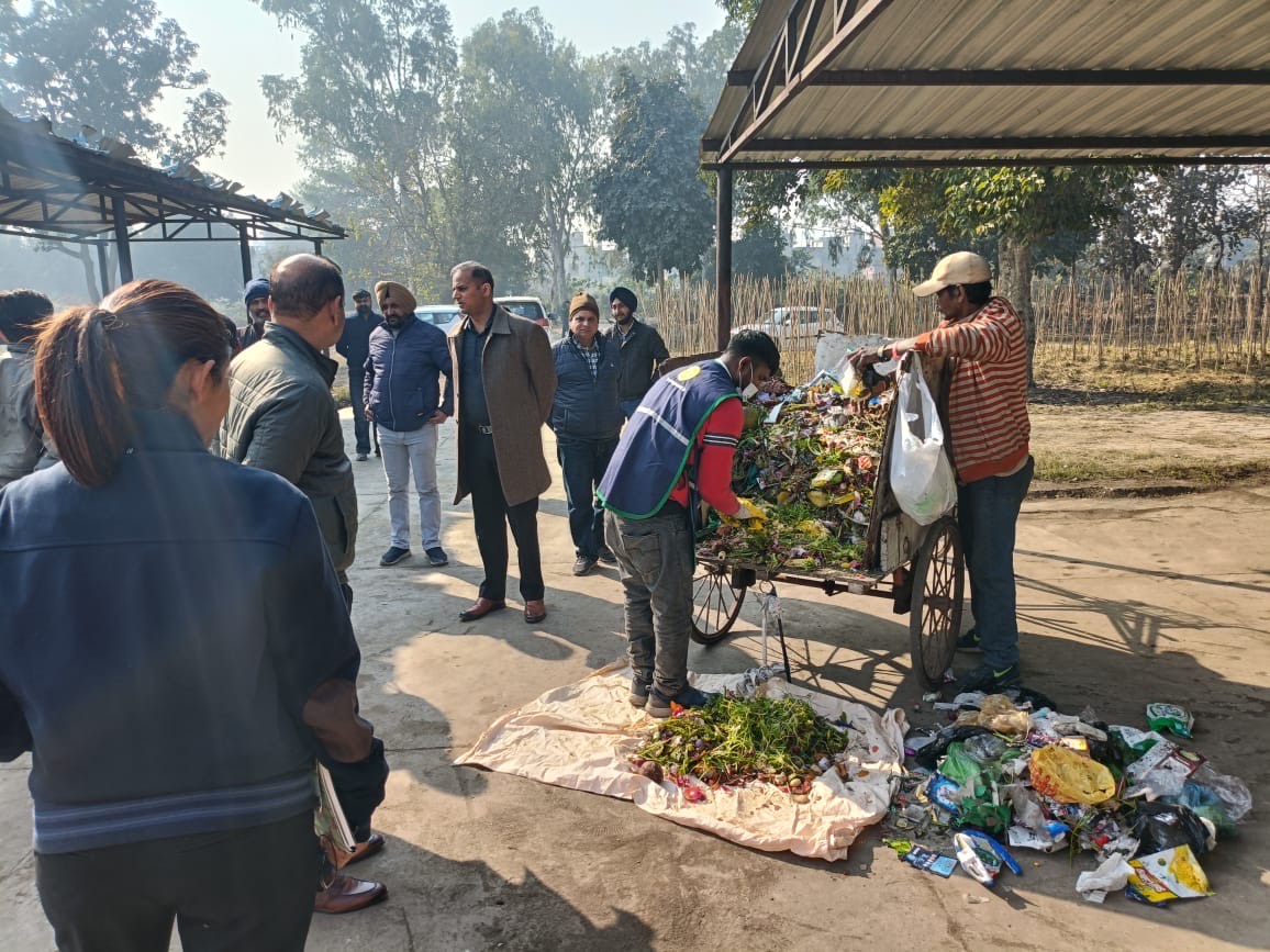 अमृतसर में कचरा प्रबंधन को नई रफ्तार, भगतांवाला डंप साइट पर बायो-रिमेडिएशन कार्य का एडिशनल कमिश्नर  ने किया निरीक्षण