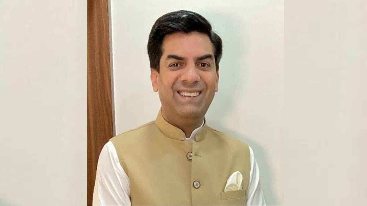 सिटी ब्यूटीफुल पर प्लास्टिक का हमला गौ माता की रक्षा और ‘सिटी ब्यूटीफुल’ को बचाने हेतु महापौर सौरभ जोशी ने मांगा तत्काल पॉलीथिन पर पूर्ण प्रतिबंध