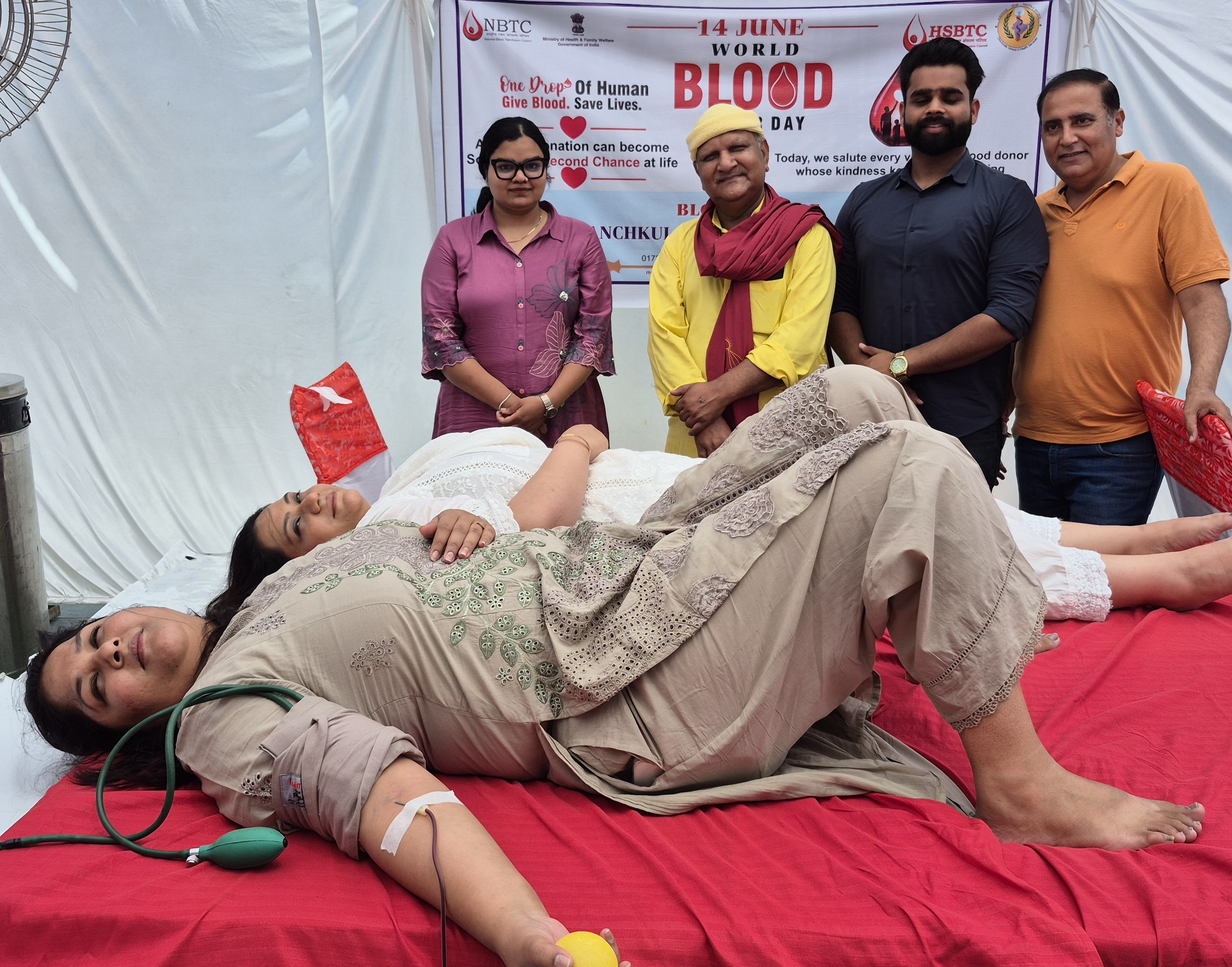Mohali: विश्व रक्तदाता दिवस पर विश्वास फाउंडेशन के रक्तदान शिविर में 40 यूनिट रक्त एकत्रित