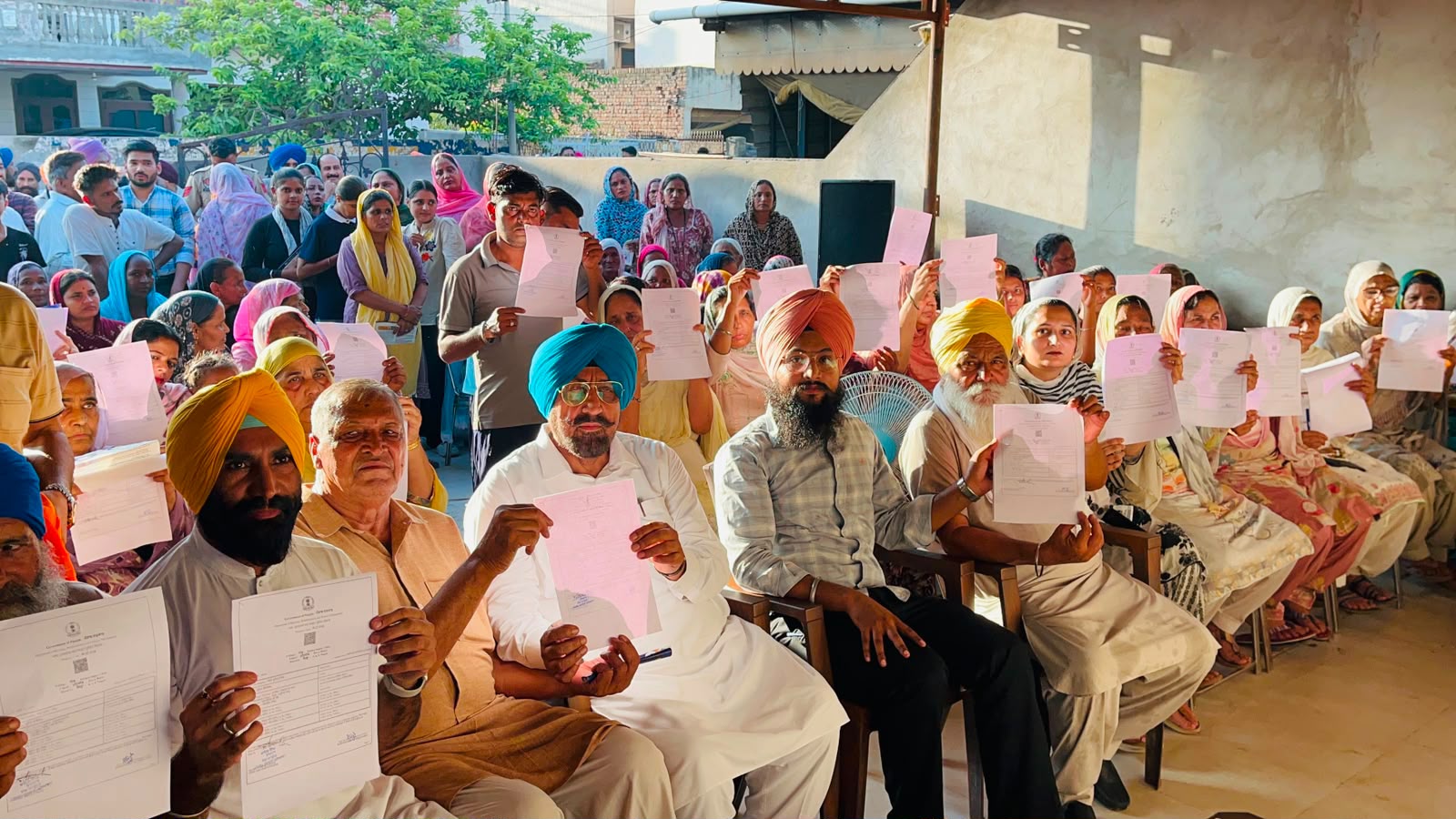 Dera Bassi: 440 परिवारों को मिला घरों का मालिकाना हक, विकास की रफ्तार बढ़ाने का भरोसा; विधायक कुलजीत रंधावा ने चार गांवों में सुनी जनसमस्याएं