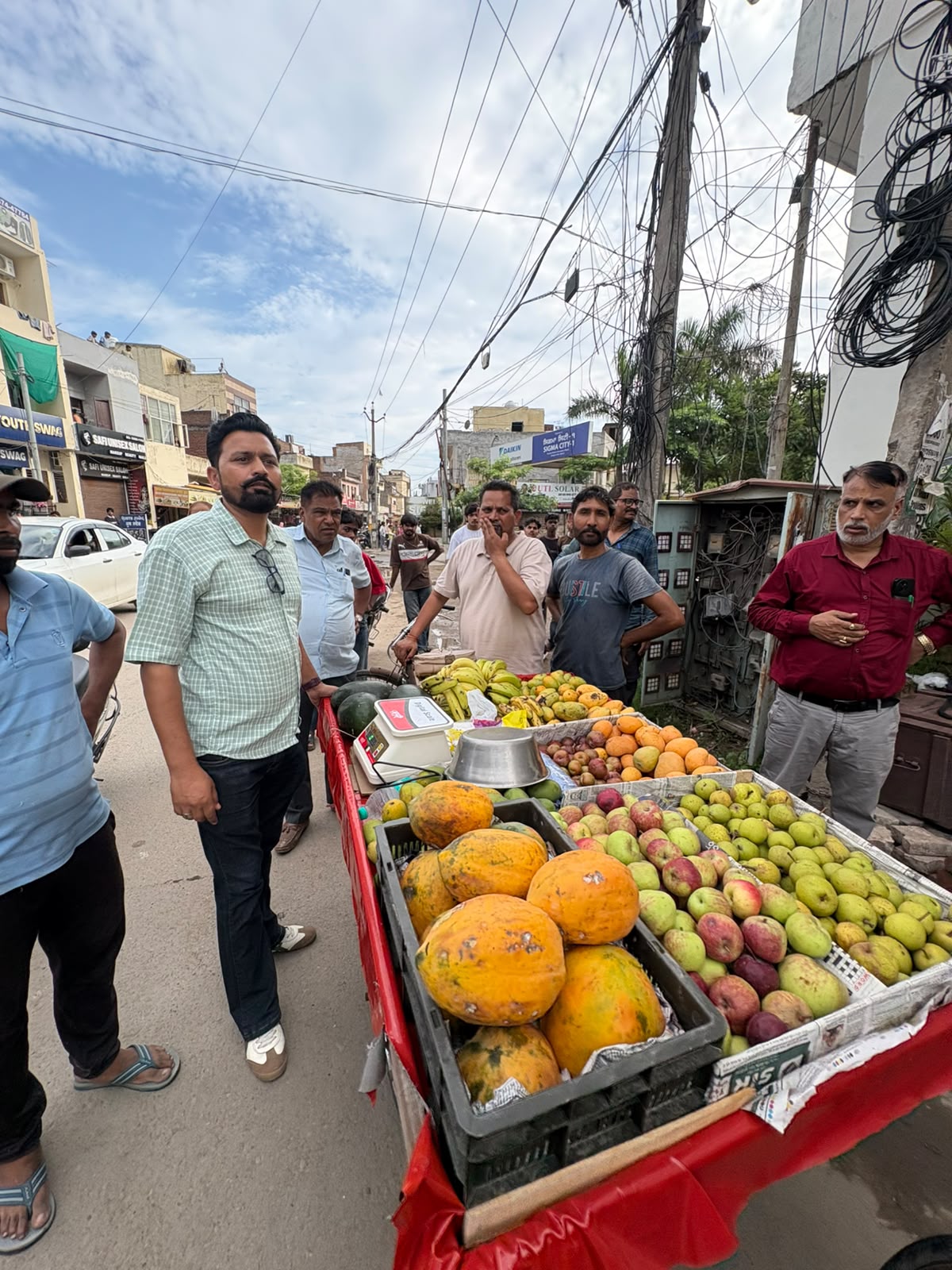 Zirakpur: सड़कें होंगी कब्जामुक्त, जीरकपुर नगर परिषद ने शुरू किया अतिक्रमण हटाओ अभियान