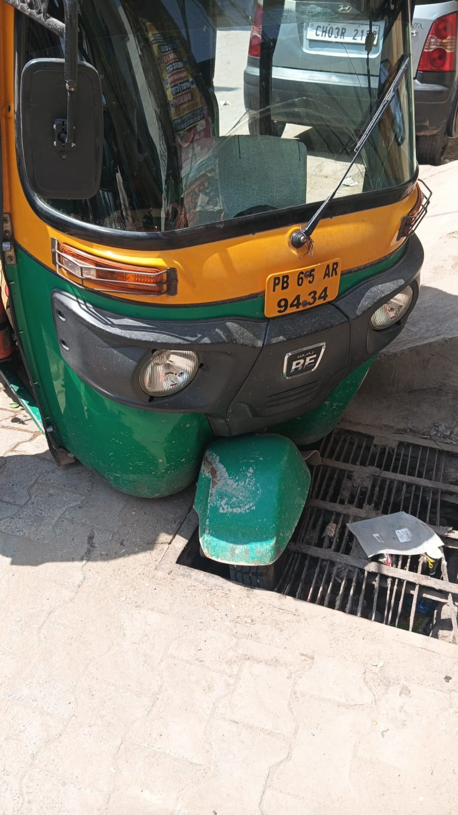 Zirakpur: बलटाना में खुले ड्रेनेज बने जानलेवा, नगर परिषद की लापरवाही पर फूटा लोगों का गुस्सा