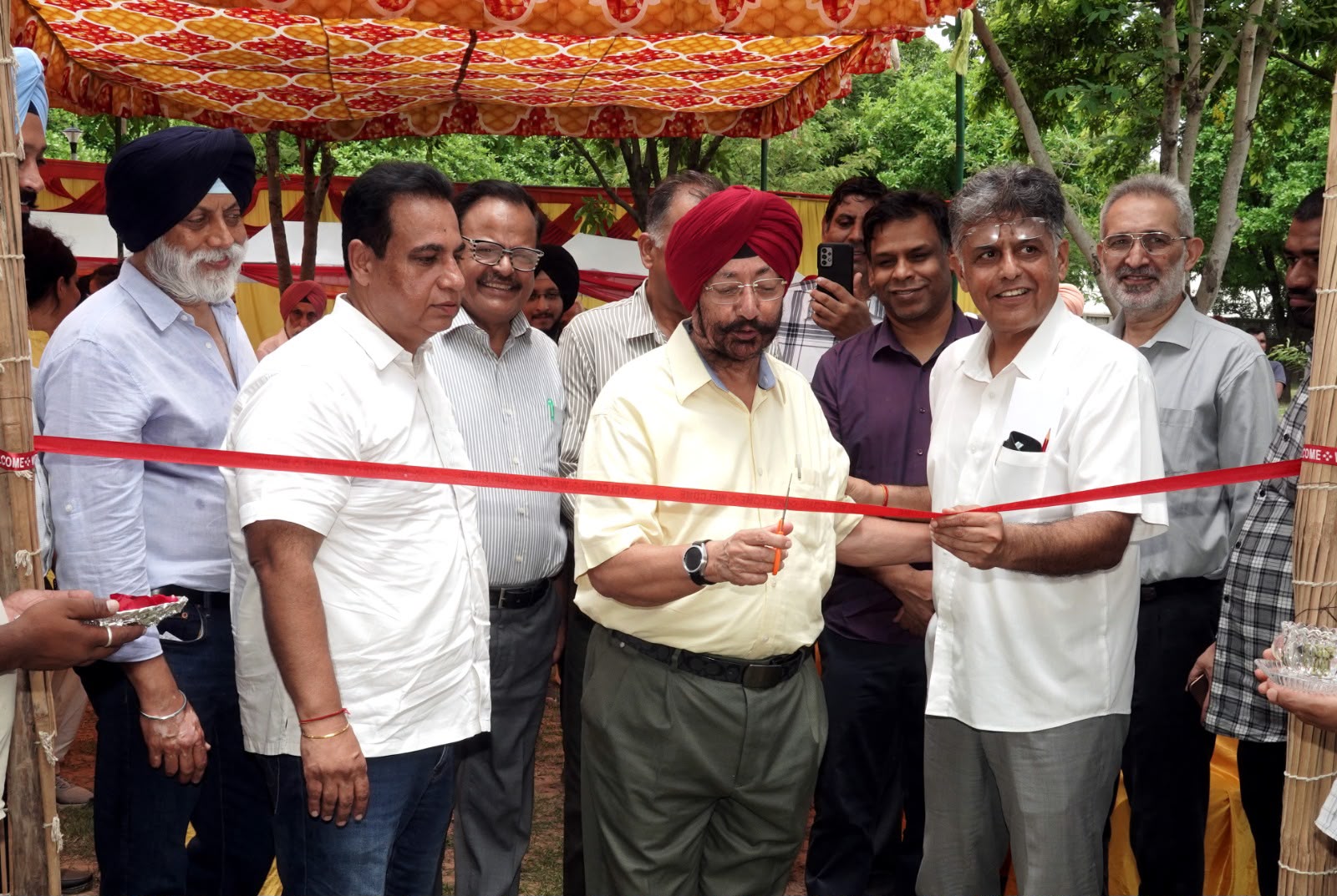 Chandigarh: स्वस्थ चंडीगढ़ की ओर कदम, सेक्टर-10 लीजर वैली में सांसद निधि से बना ओपन जिम जनता को समर्पित