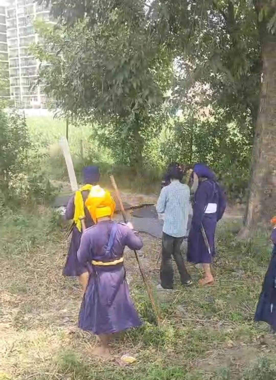 Zirakpur: जीरकपुर में जमीन विवाद ने पकड़ा तूल, कब्जे को लेकर दोनों पक्षों के दावे आमने-सामने