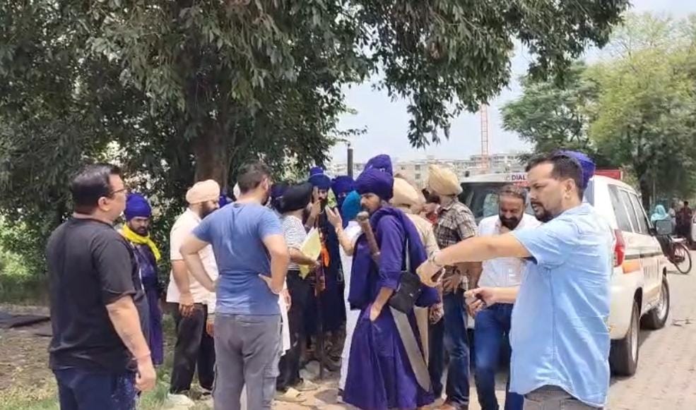 Zirakpur: जीरकपुर में जमीन विवाद ने पकड़ा तूल, कब्जे को लेकर दोनों पक्षों के दावे आमने-सामने