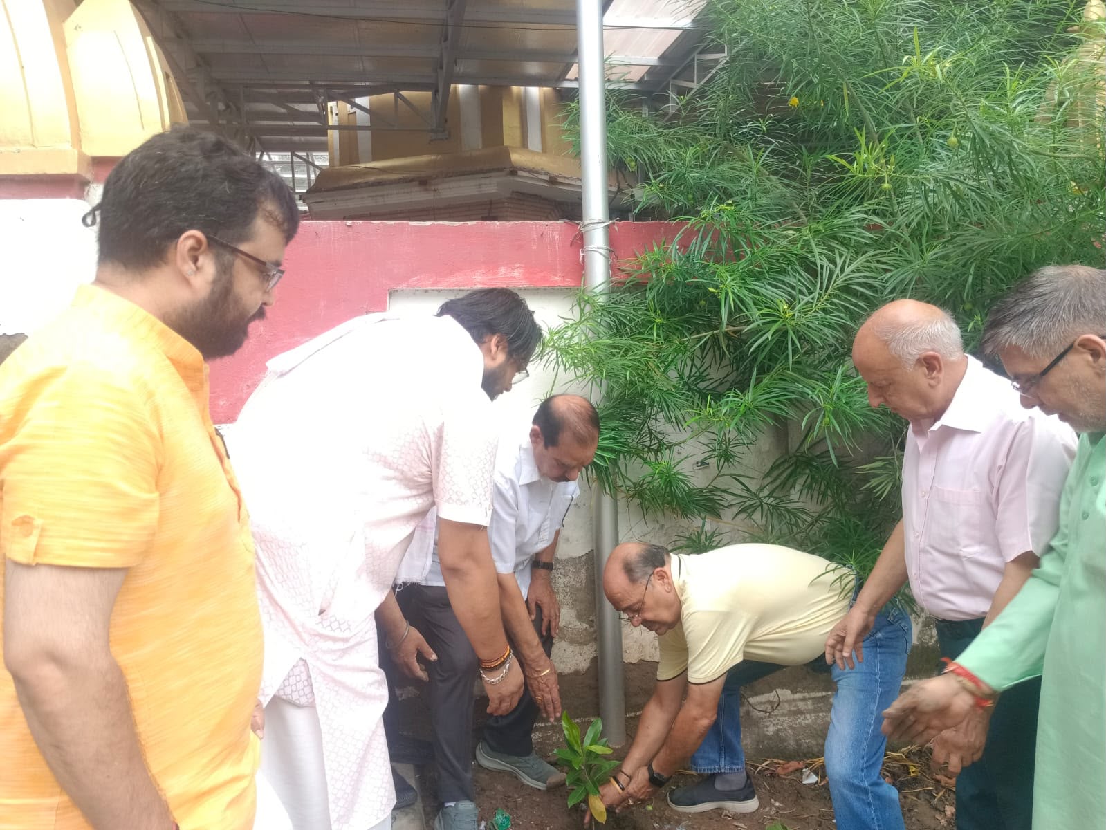 Chandigarh: रुद्राक्ष के पौधों से दिया पर्यावरण संरक्षण का संदेश, चंडीगढ़ के तीन प्रमुख स्थलों पर हुआ पौधरोपण