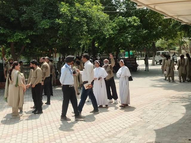 Abohar: पंजाब के अबोहर में स्कूलों को बम की धमकी से अफरा-तफरी, पुलिस ने संभाला मोर्चा; जांच तेज